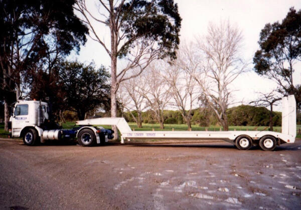 Low loader transport from Geelong to Victoria-wide