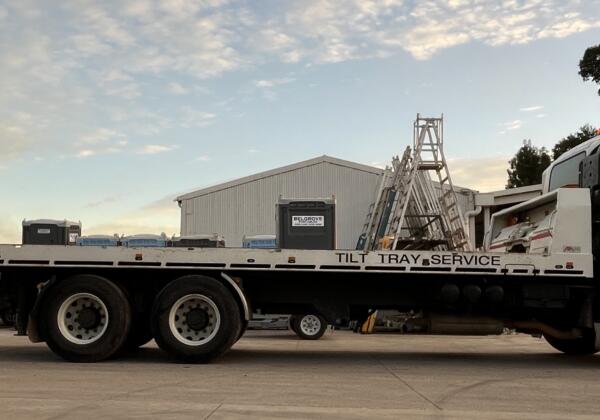 Tilt tray truck for hire in Geelong
